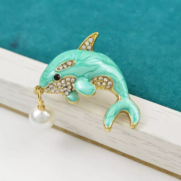 Jewelry - NEW ENAMEL WHALE BROOCH / PIN